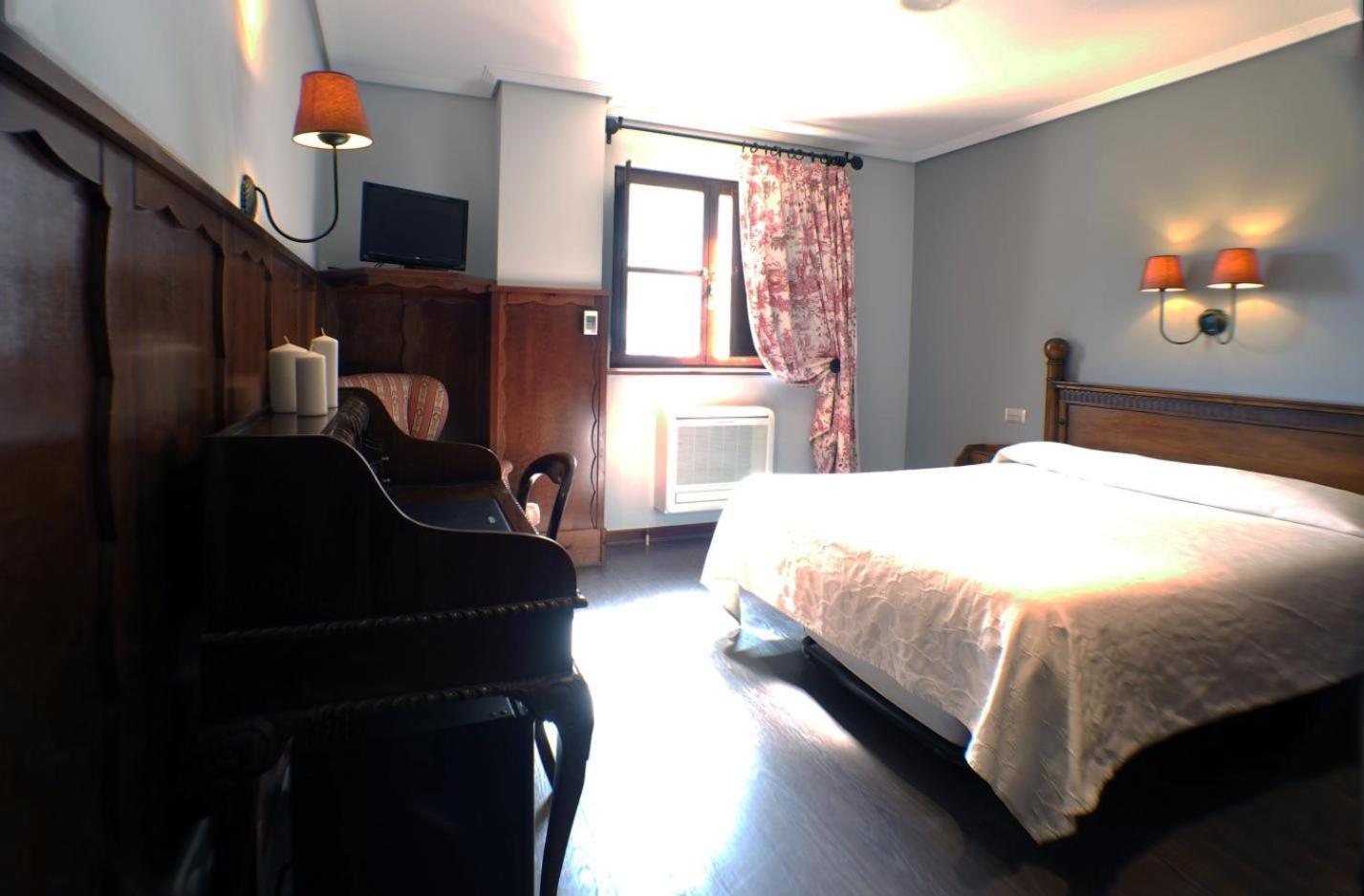 Hotel Comillas Kültér fotó